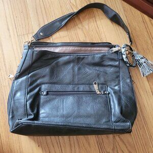 Qiver Large Black Leather Look Shoulder Bag With Tassel & Gold Accents